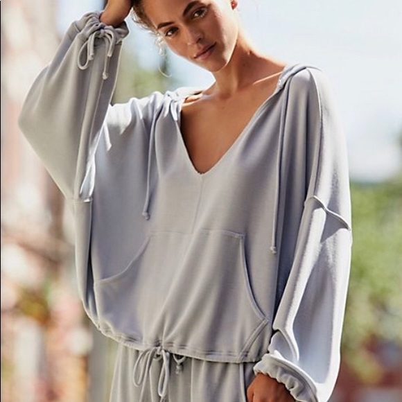 •Free People• NWOT Comfy PullOver - Picture 2 of 2